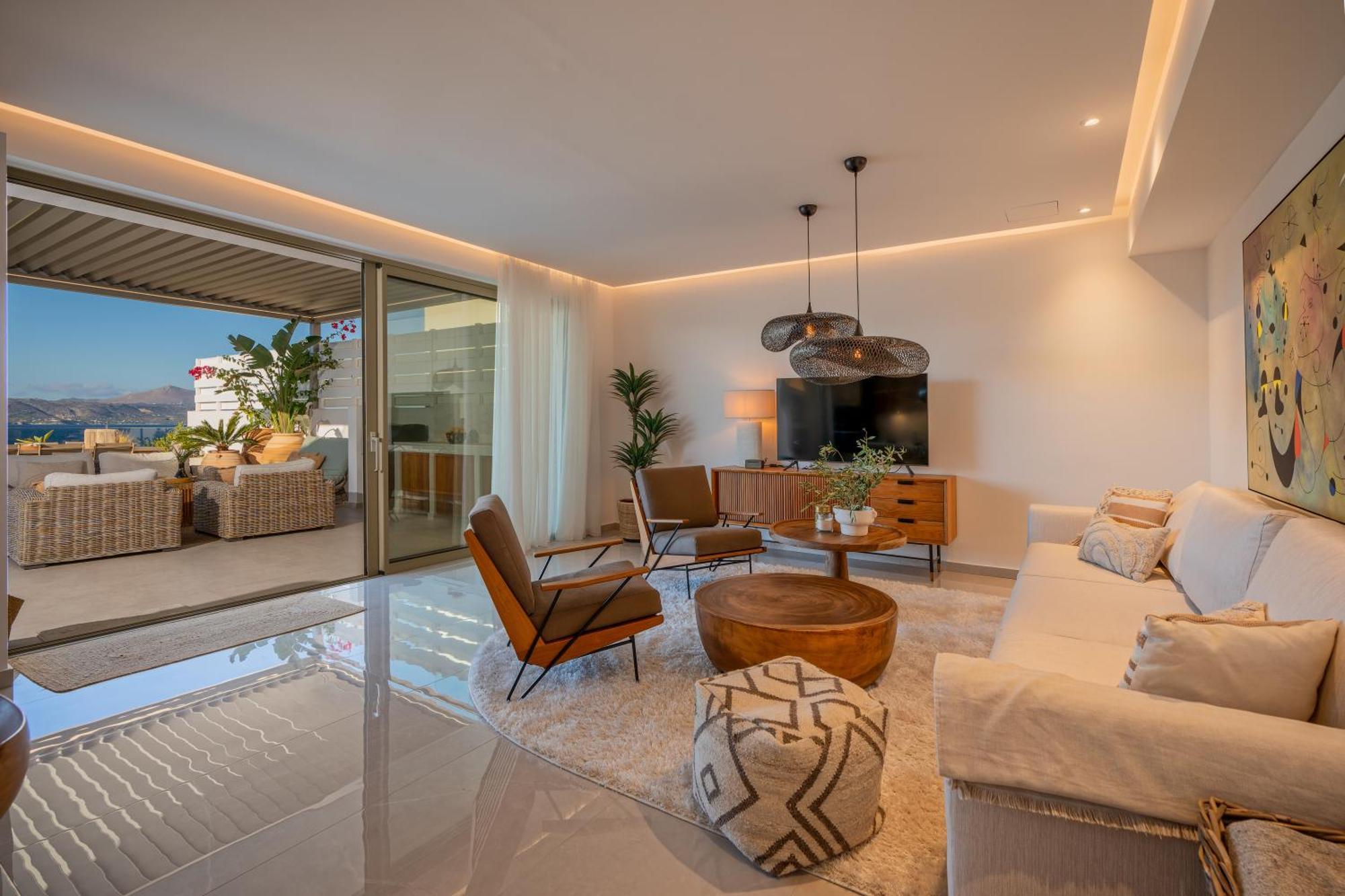 Amphimatrion Luxury Apartment