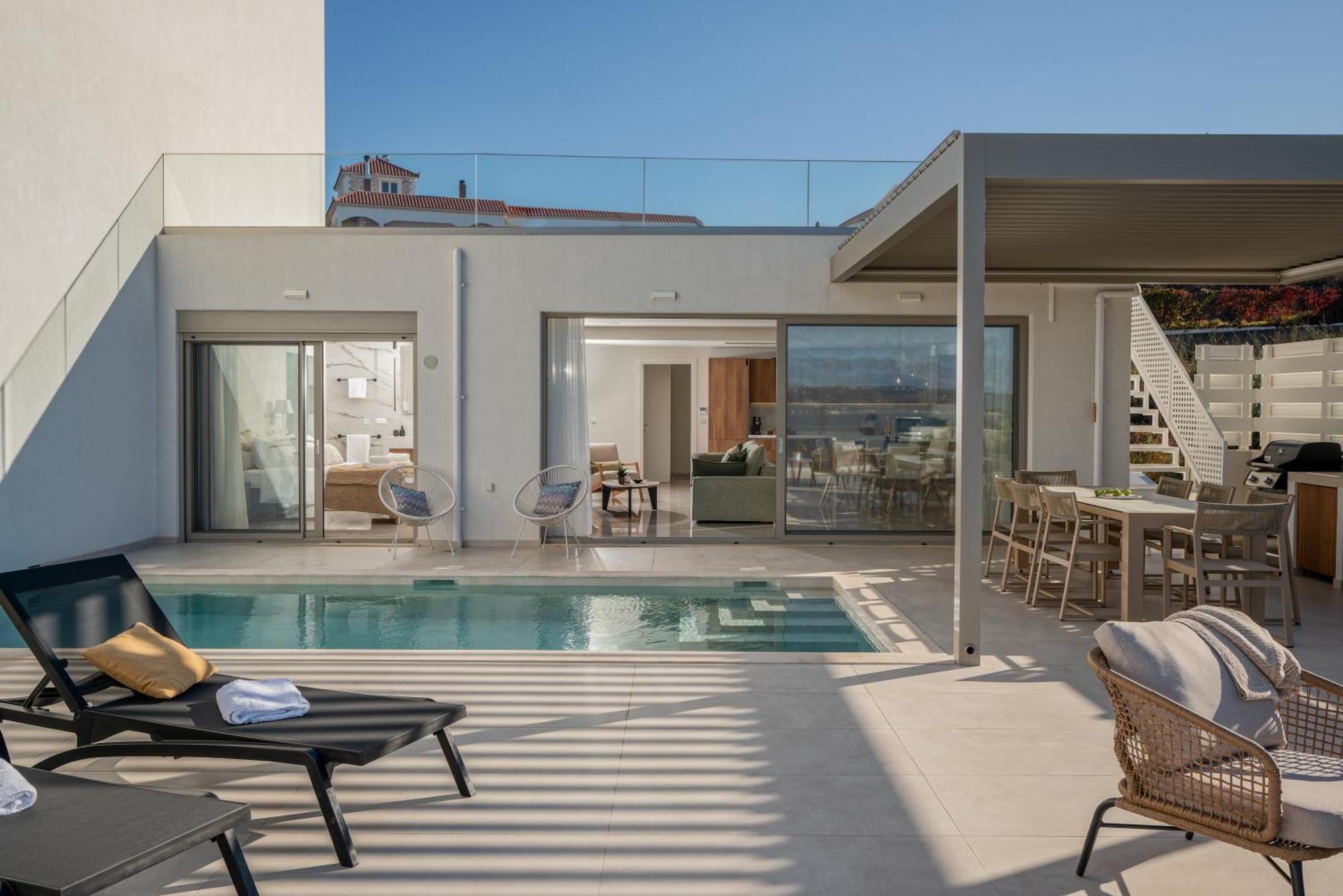 Amphimatrion Luxury