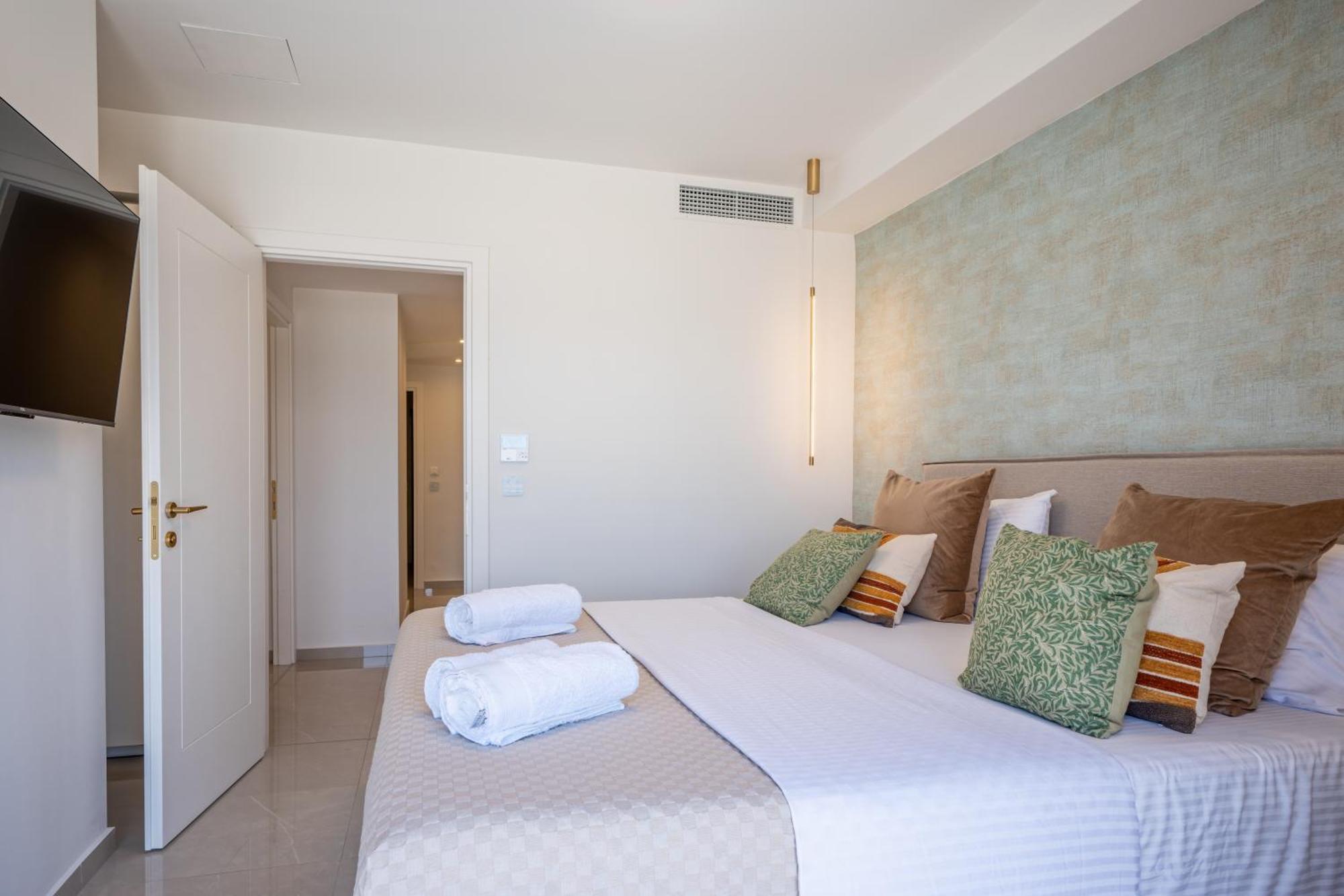 Amphimatrion Luxury Apartment