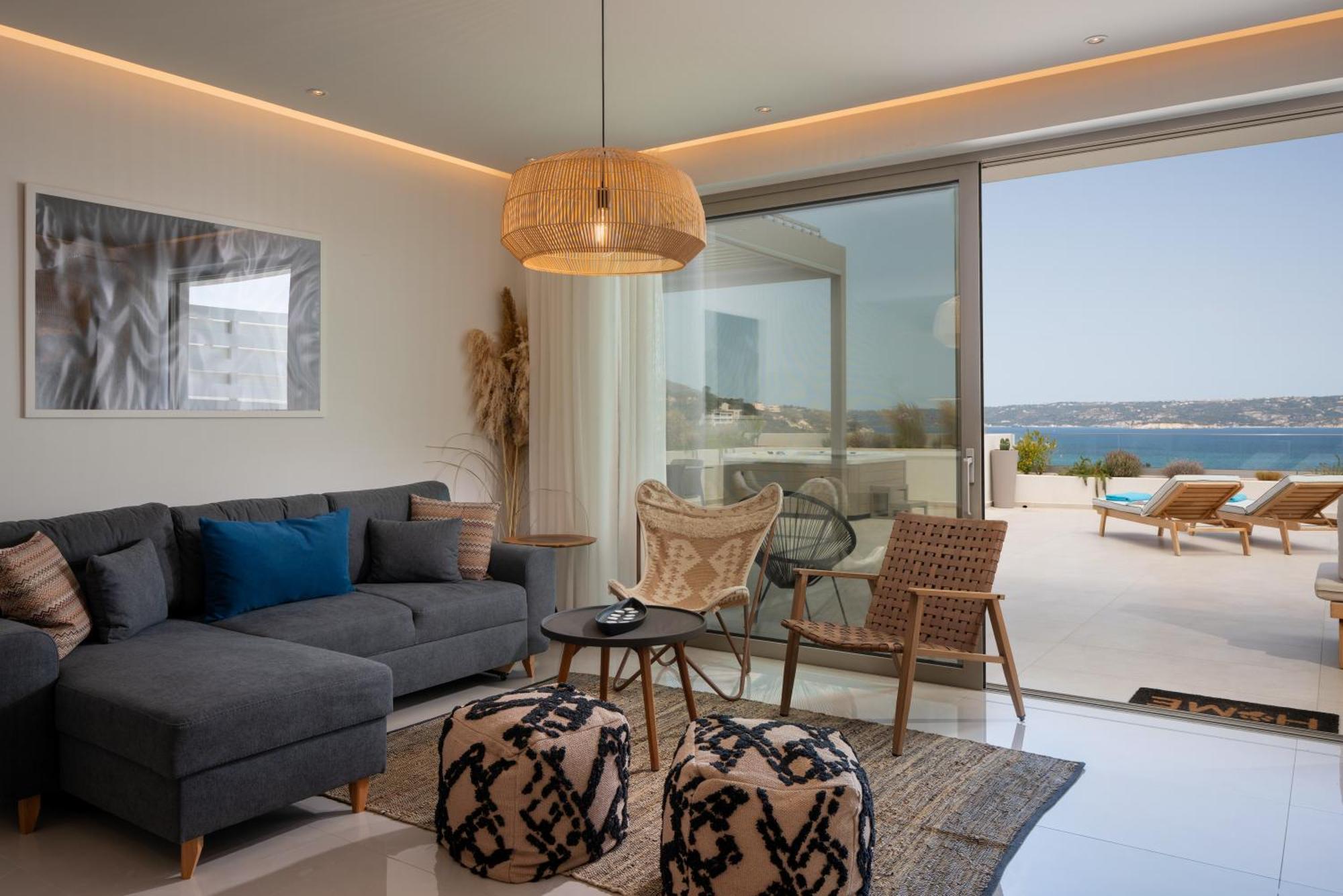 Amphimatrion Luxury *