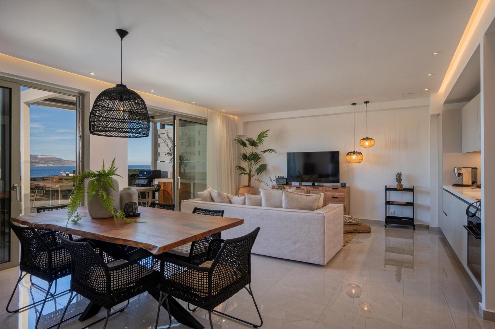 Amphimatrion Luxury *