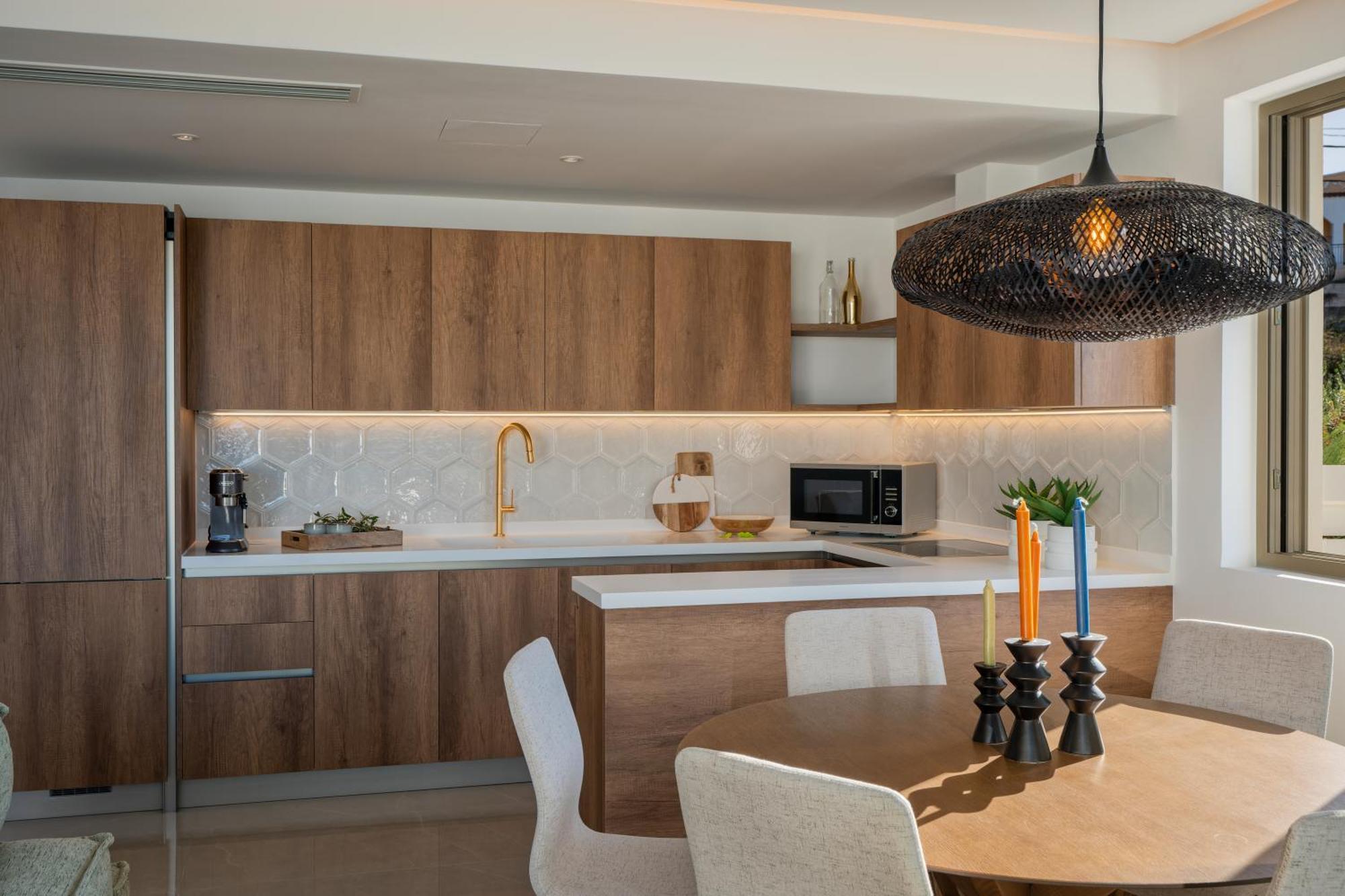 Amphimatrion Luxury Apartment