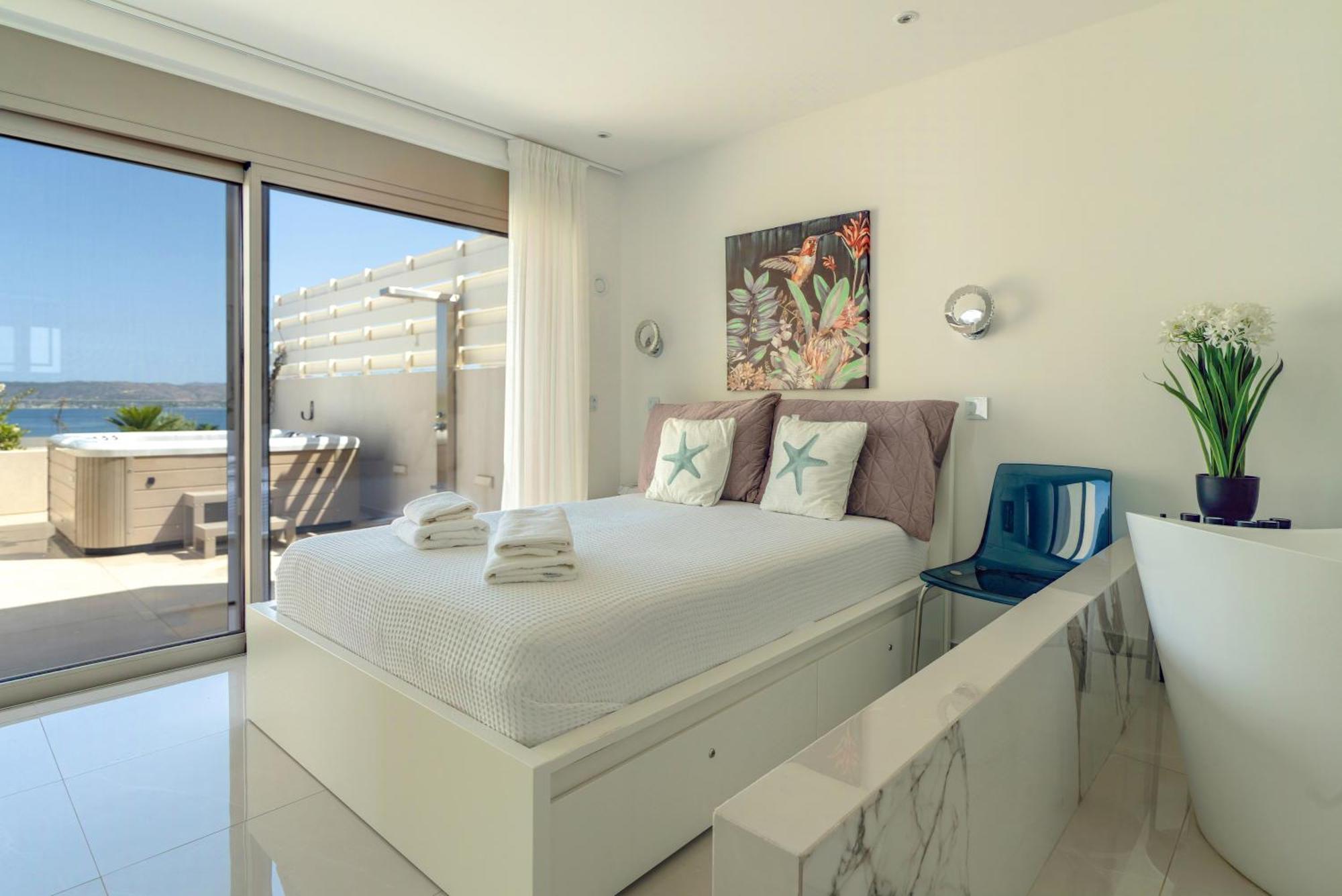 Amphimatrion Luxury Apartment *